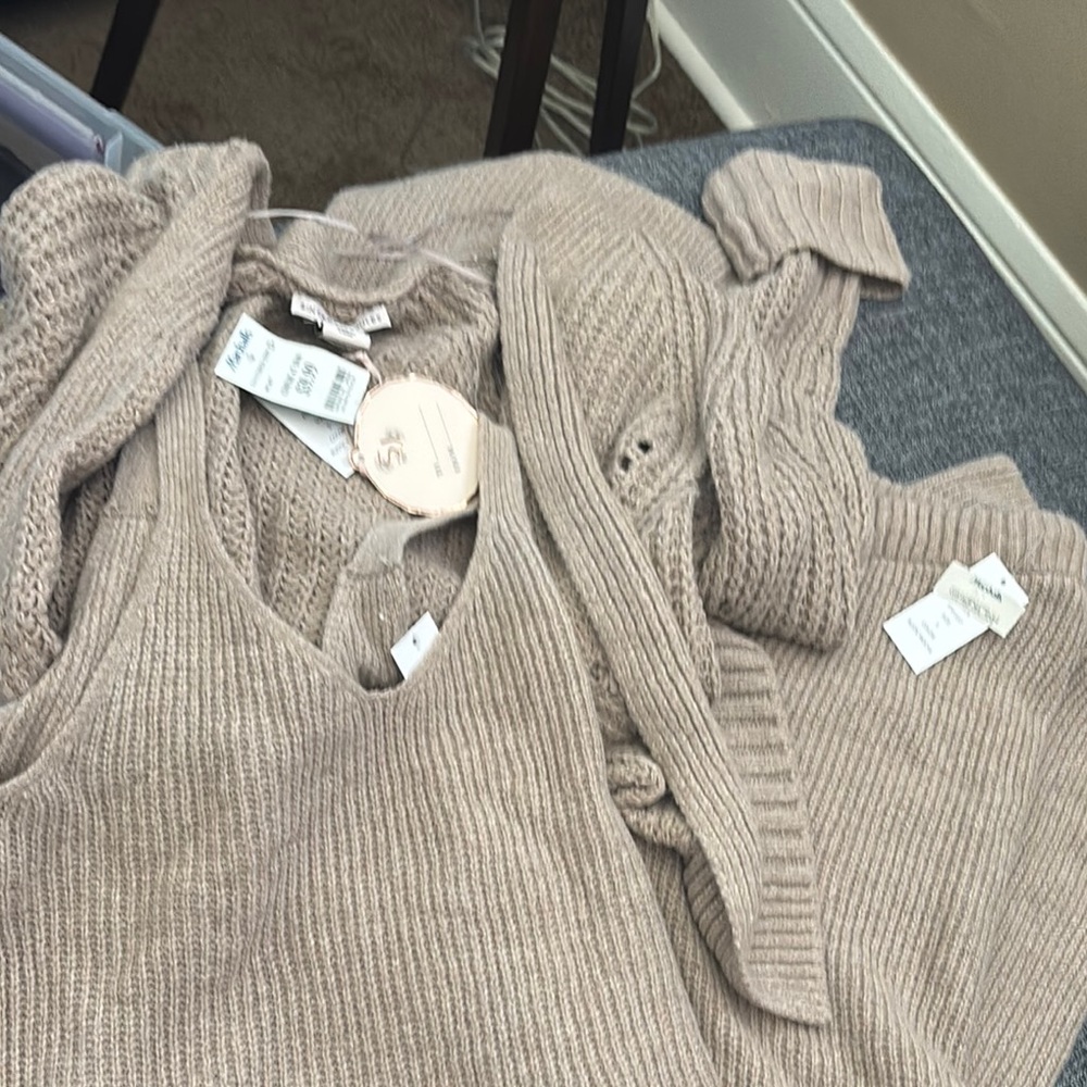 Sincerely Jules Cream V-Neck Sweater Ribbed Knit